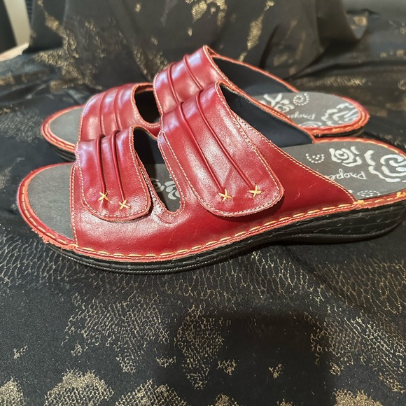 Proper orthotic sandals - Picture 2 of 3